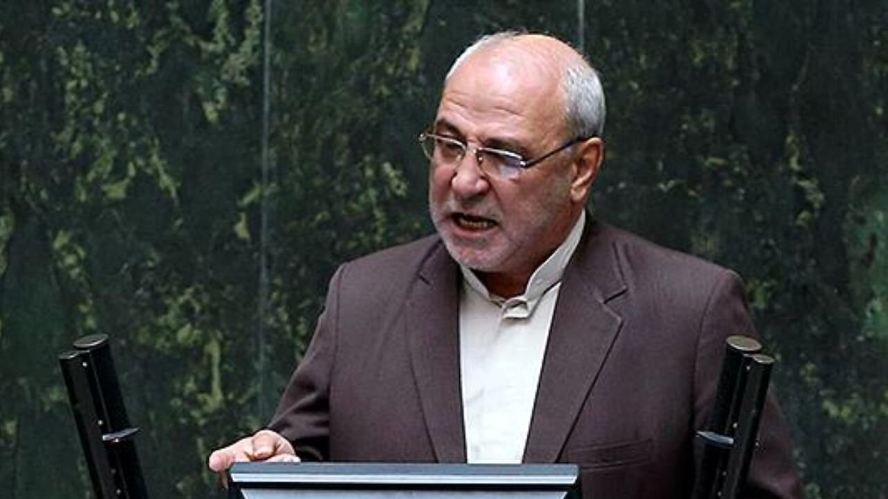 نایب رئیس مجلس: مصوبه بنزینی دولت بررسی میشود/ هشدار یک نماینده مجلس درباره ابهام در سهمیه بنزین خودروهای صفر نایب رئیس مجلس: مصوبه بنزینی دولت بررسی میشود/ هشدار یک نماینده مجلس درباره ابهام در سهمیه بنزین خودروهای صفر