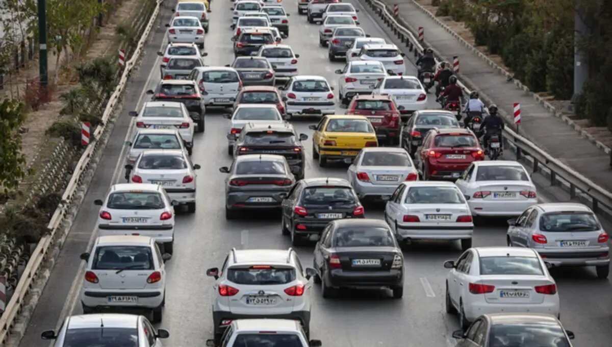 ترافیک سنگین در خروجیهای تهران همزمان با عید قربان ترافیک سنگین در خروجیهای تهران همزمان با عید قربان