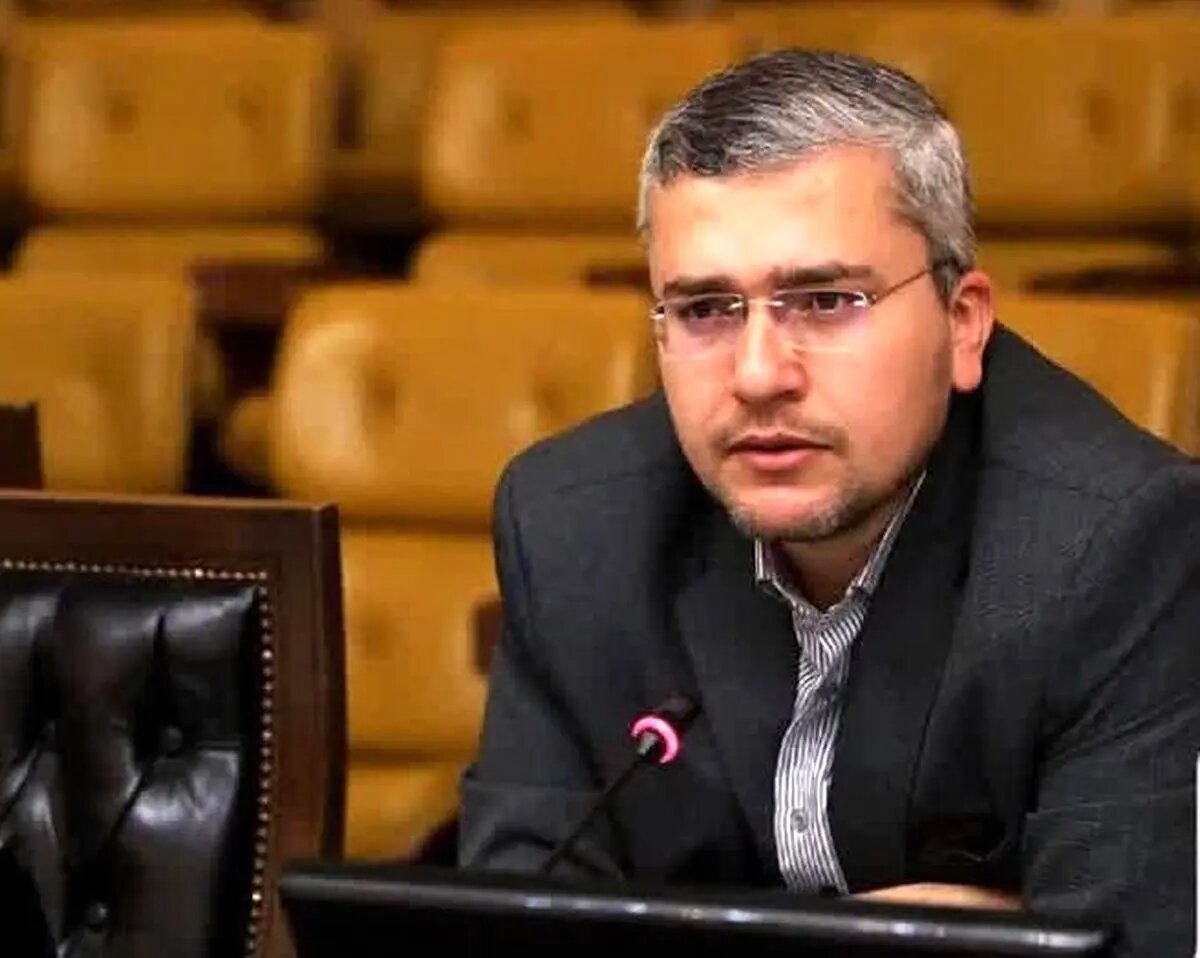 تحلیل احکام انتصاب فرماندهان نظامی از سوی رهبر انقلاب توسط عضو کمیسیون امنیت ملی/ تهاجمی‌تر کردن ساختار نیروهای مسلح یکی از پیام ها بود